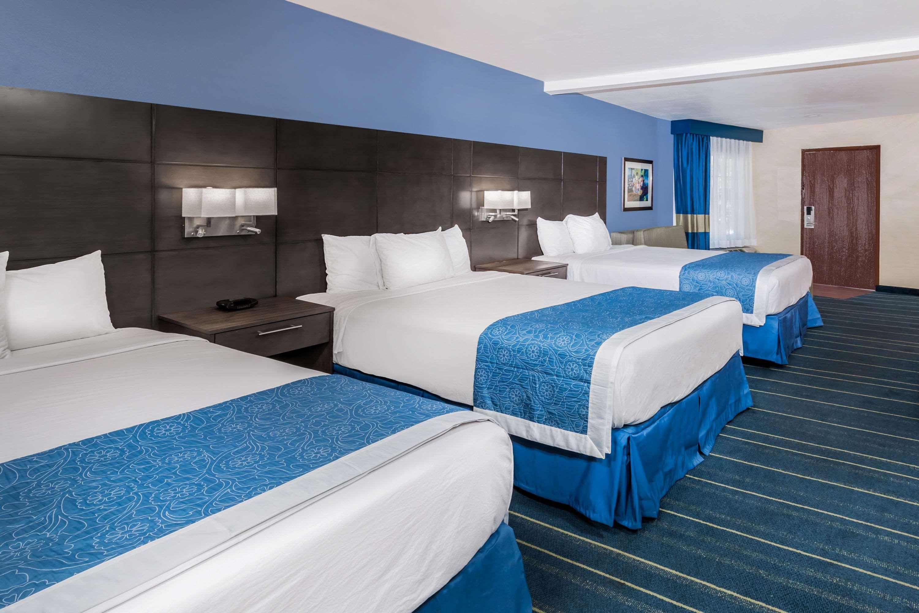 Days Inn & Suites By Wyndham Anaheim At Disneyland Park Eksteriør billede