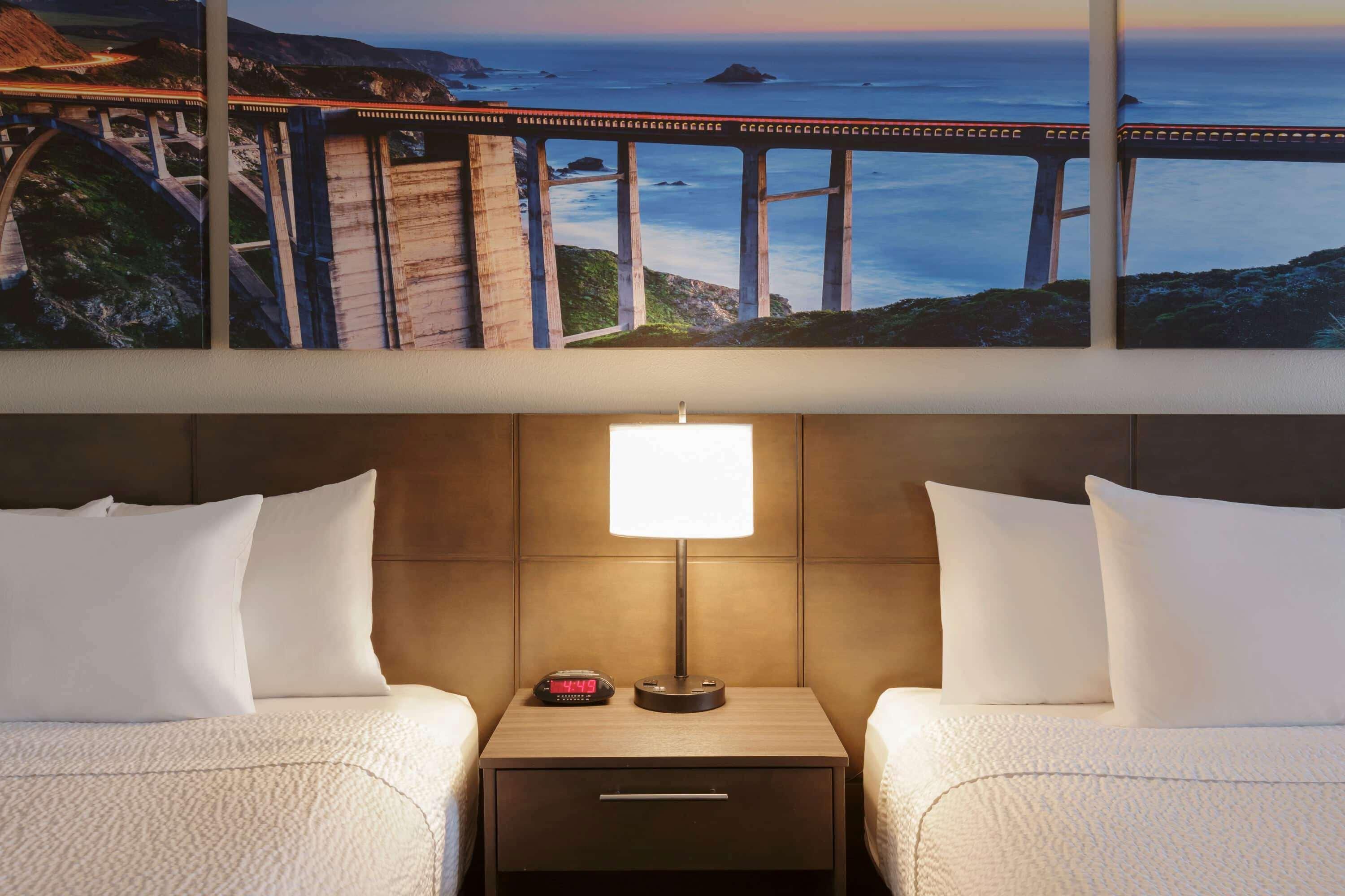 Days Inn & Suites By Wyndham Anaheim At Disneyland Park Eksteriør billede
